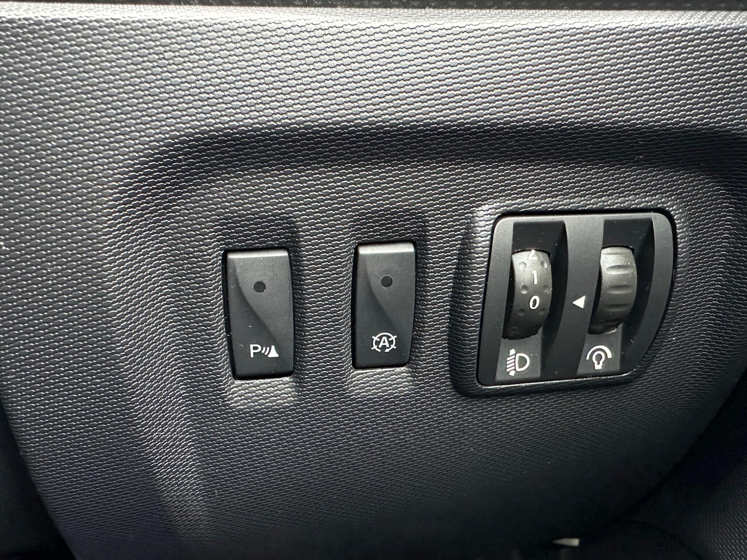 Used Renault Captur 2016 for sale - 76348731: Photo 17