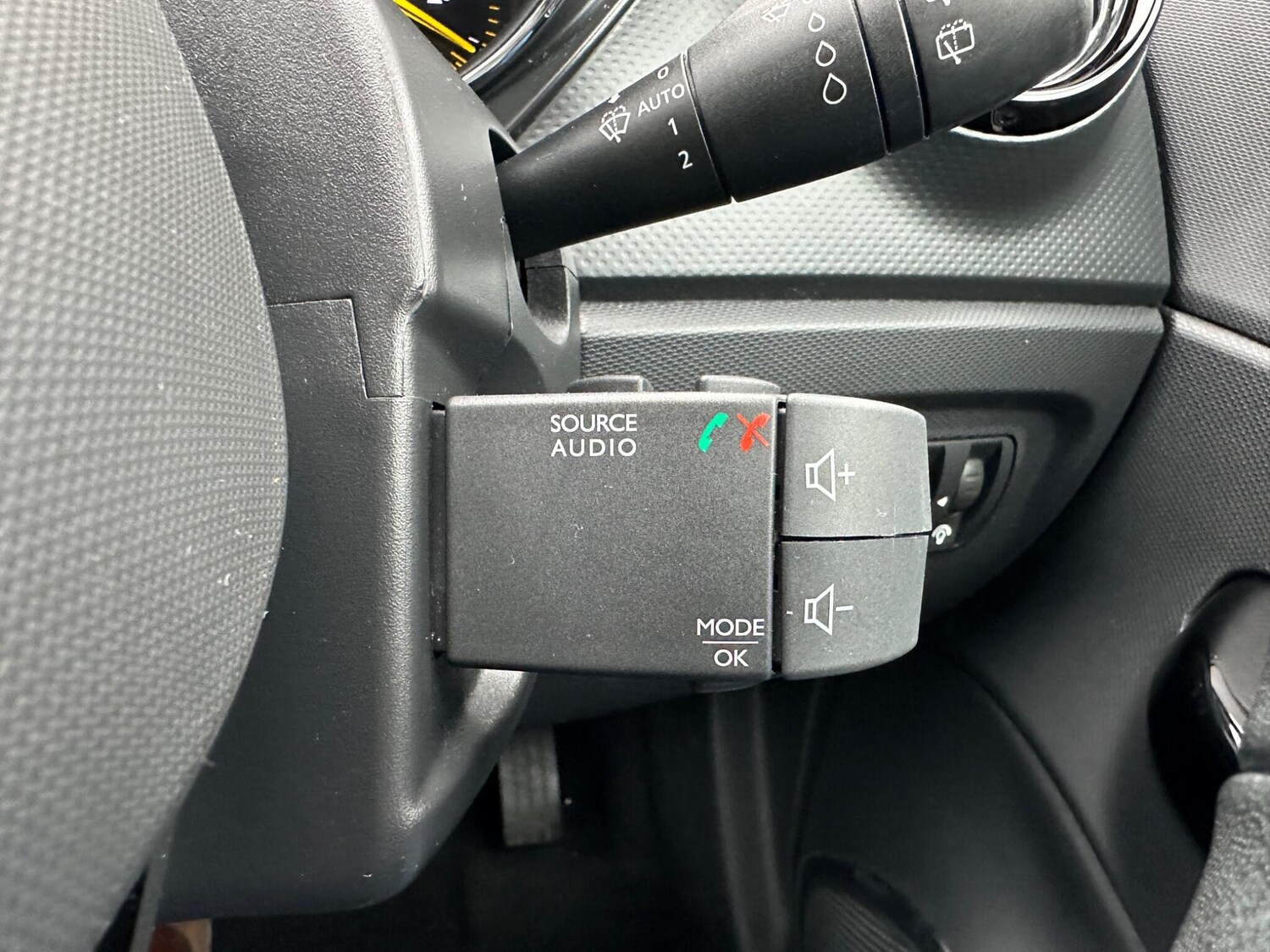 Used Renault Captur 2016 for sale - 76348731: Photo 18