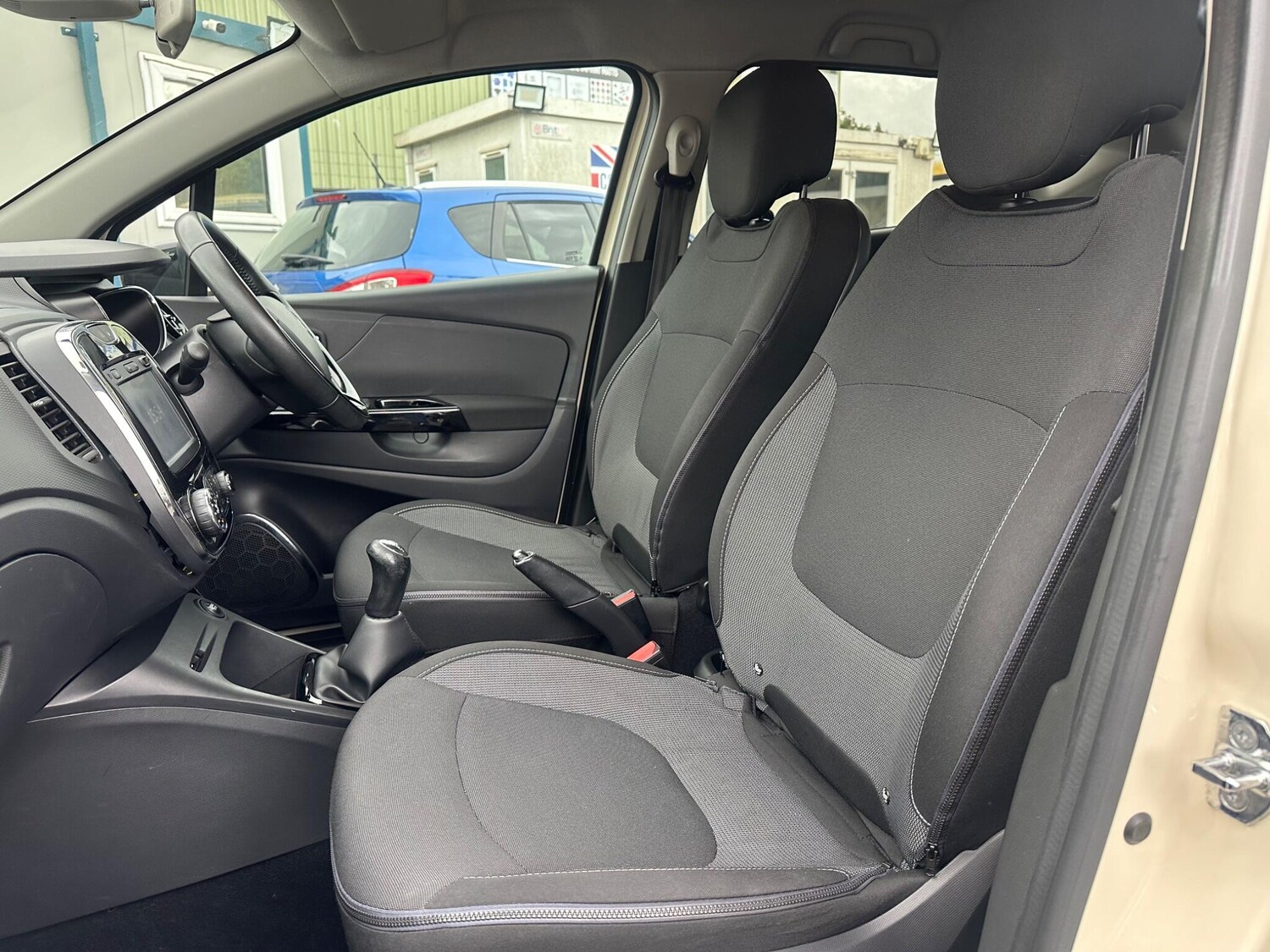 Used Renault Captur 2016 for sale - 76348731: Photo 28