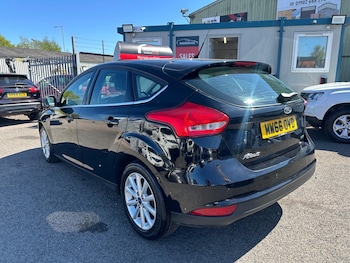 Used Ford Focus 2017 for sale - 78375650: Photo