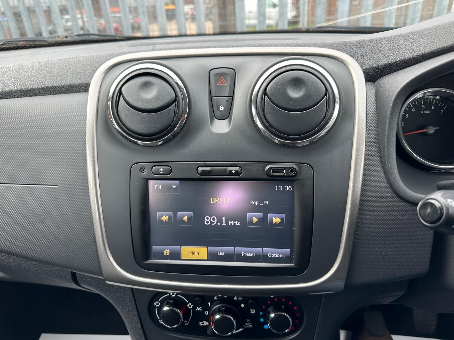 Used Dacia Sandero Stepway 2014 for sale - 76215306: Photo 24