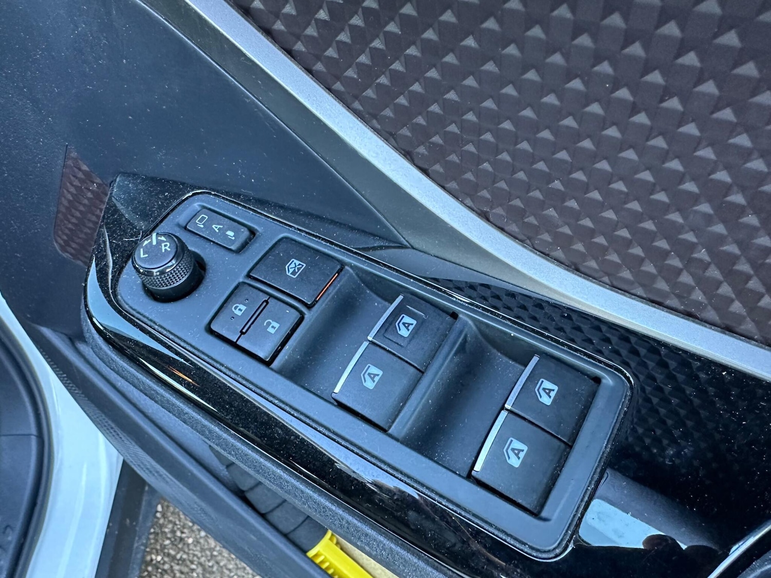 Used Toyota C-HR 2018 for sale - 76866116: Photo 19