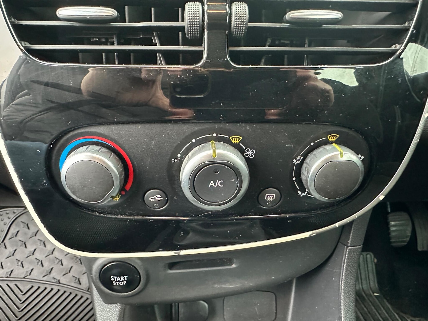 Used Renault Clio 2016 for sale - 77794150: Photo 11