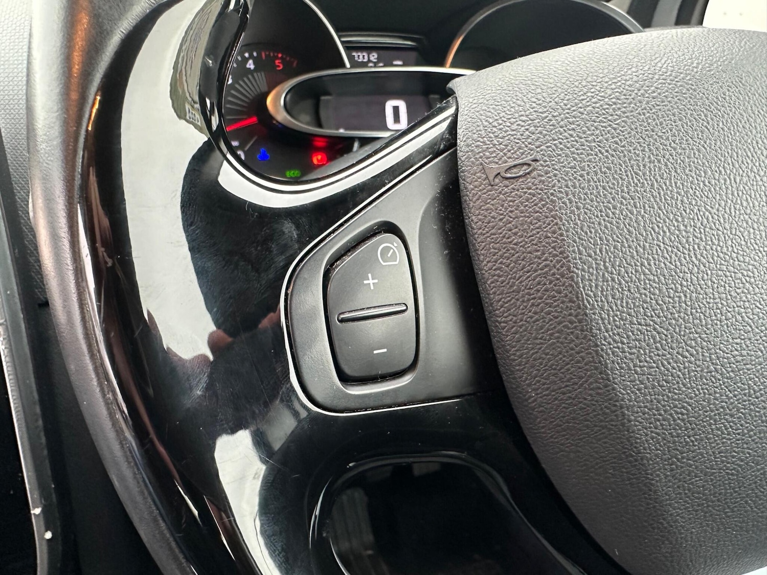 Used Renault Clio 2016 for sale - 77794150: Photo 16