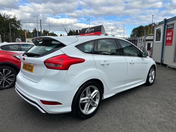 Used Ford Focus 2015 for sale - 76121982: Photo 2