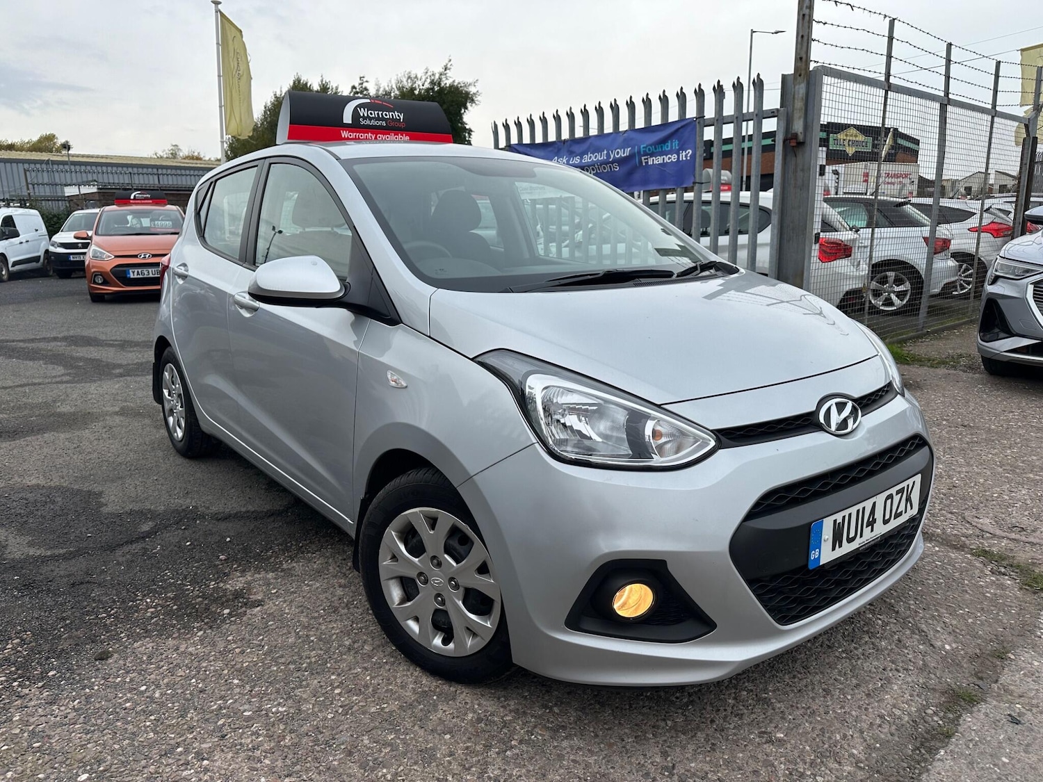 Used Hyundai i10 2014 for sale - 76315217: Photo 1