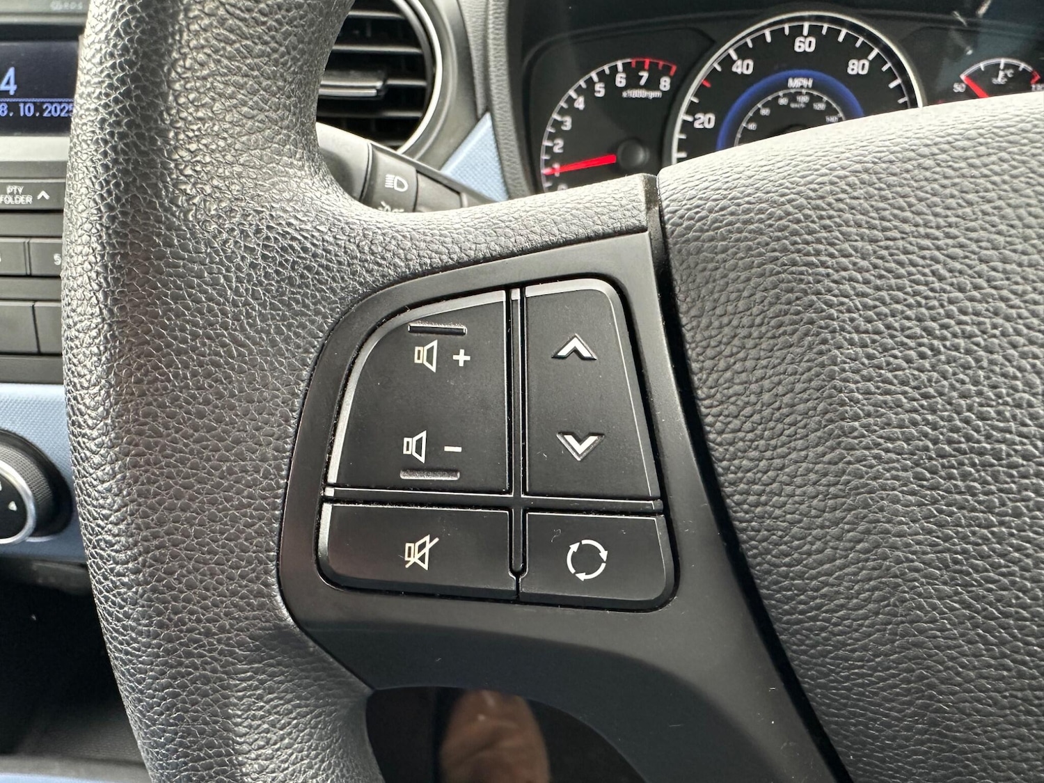 Used Hyundai i10 2014 for sale - 76315217: Photo 10