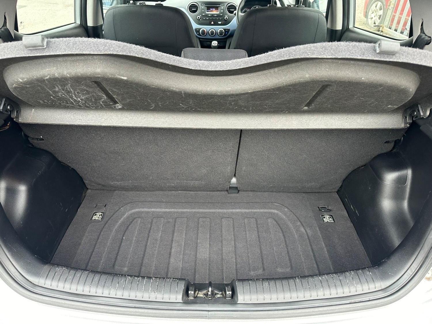 Used Hyundai i10 2014 for sale - 76315217: Photo 17