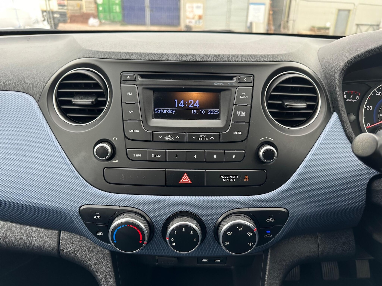 Used Hyundai i10 2014 for sale - 76315217: Photo 18
