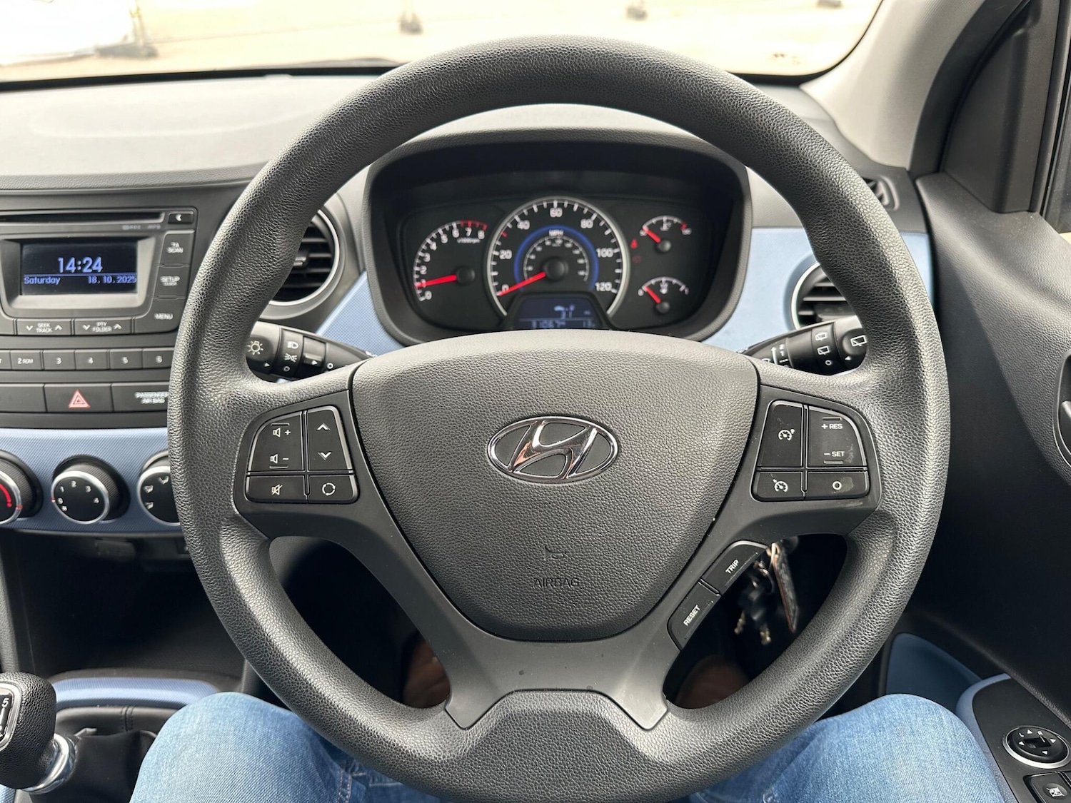 Used Hyundai i10 2014 for sale - 76315217: Photo 9