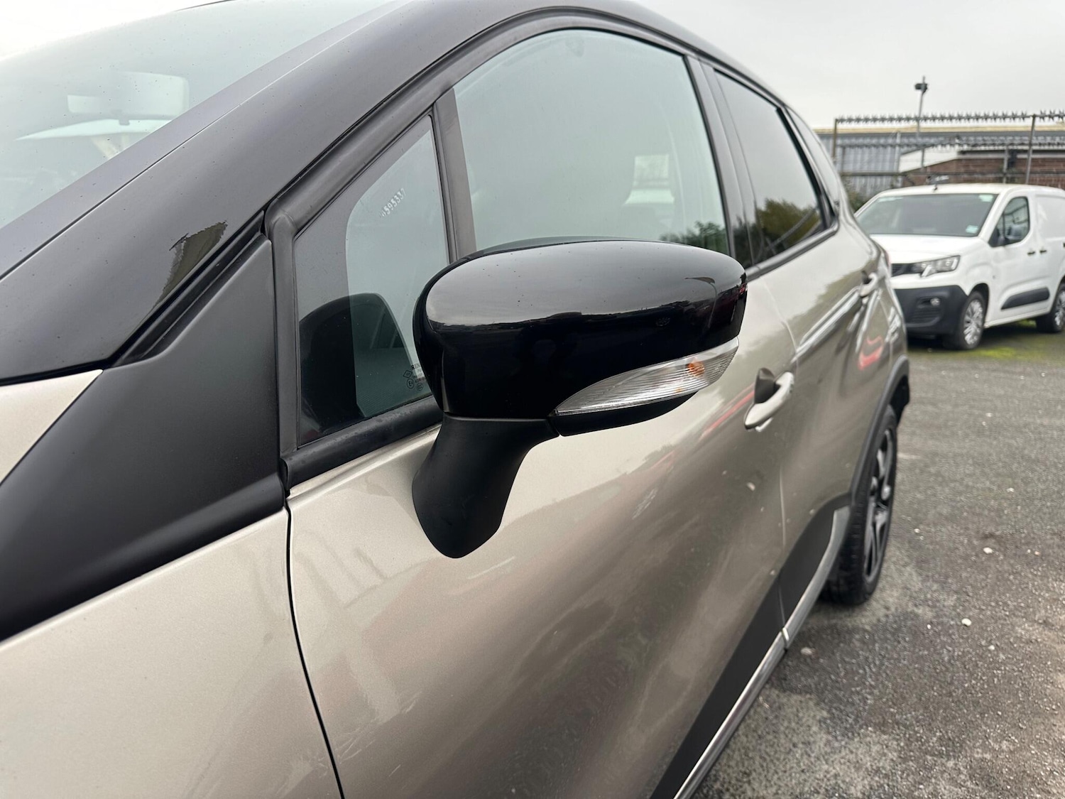 Used Renault Captur 2016 for sale - 76409366: Photo 28