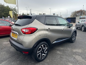 Used Renault Captur 2016 for sale - 76409366: Photo