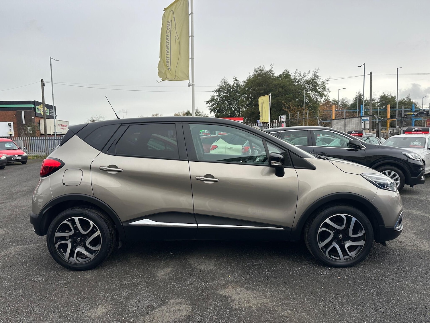 Used Renault Captur 2016 for sale - 76409366: Photo 5