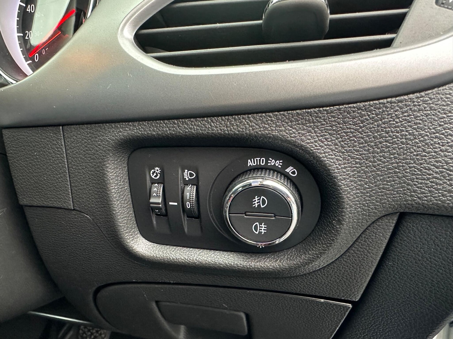 Used Vauxhall Astra 2018 for sale - 76560917: Photo 24