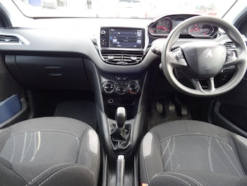 Used Peugeot 208 2015 for sale - 75623519: Photo