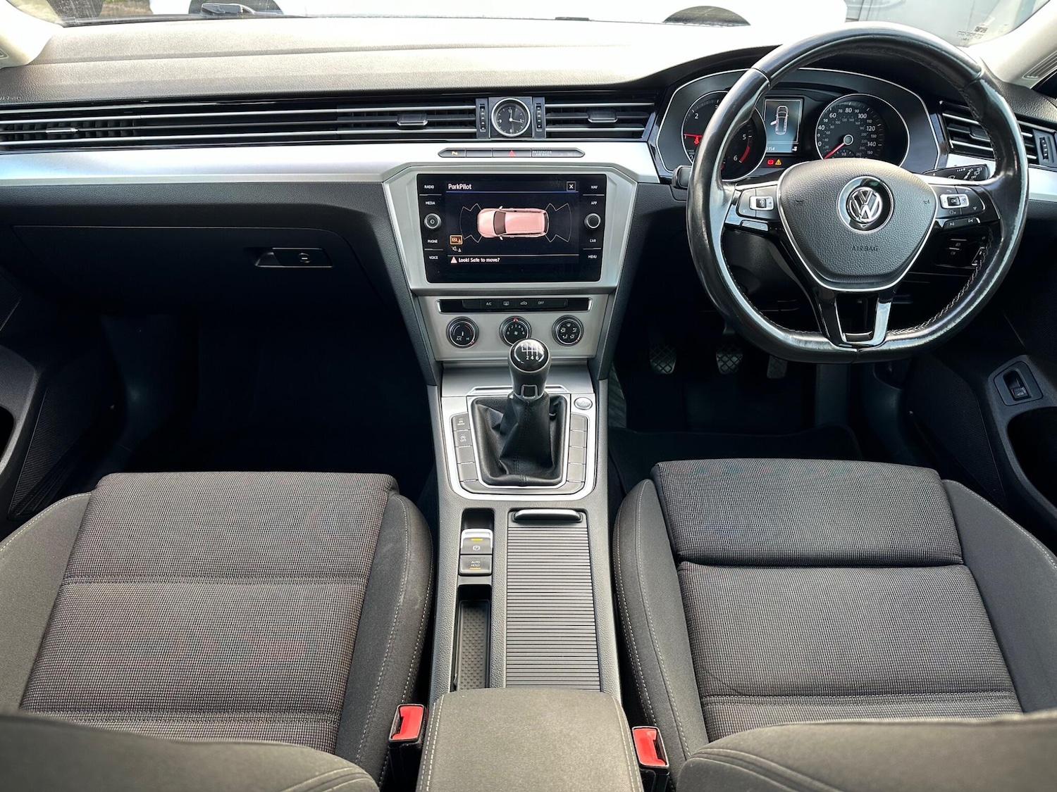 Used Volkswagen Passat 2018 for sale - 76633212: Photo 12