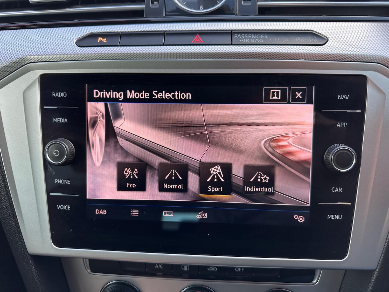 Used Volkswagen Passat 2018 for sale - 76633212: Photo 25