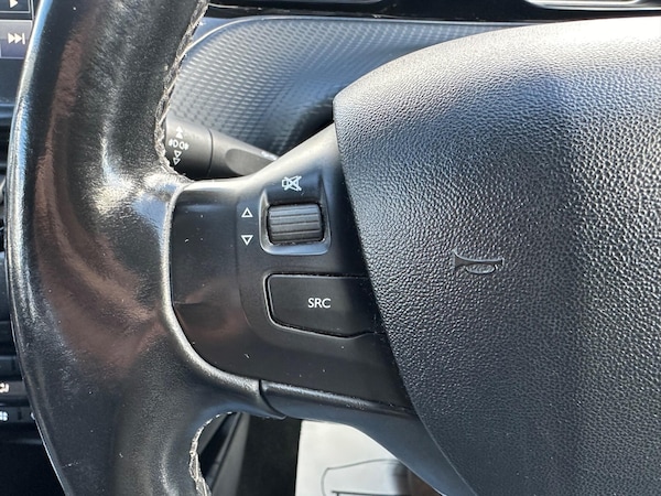 Used Peugeot 2008 2015 for sale - 76072655: Photo 16