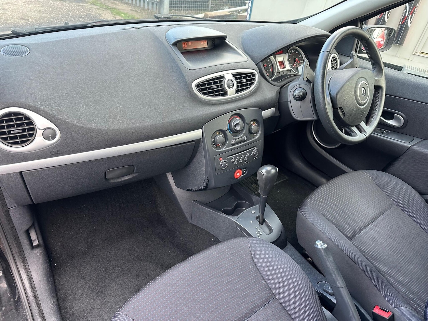 Used Renault Clio 2007 for sale - 77358309: Photo 11