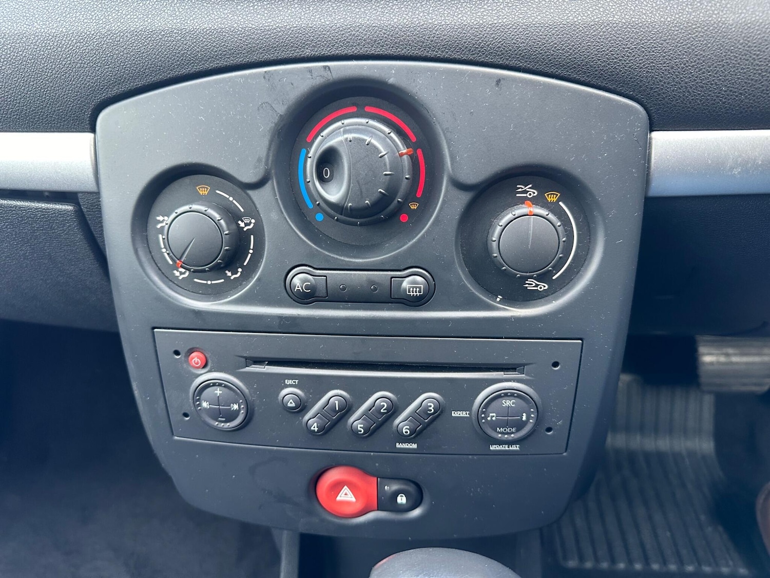 Used Renault Clio 2007 for sale - 77358309: Photo 13