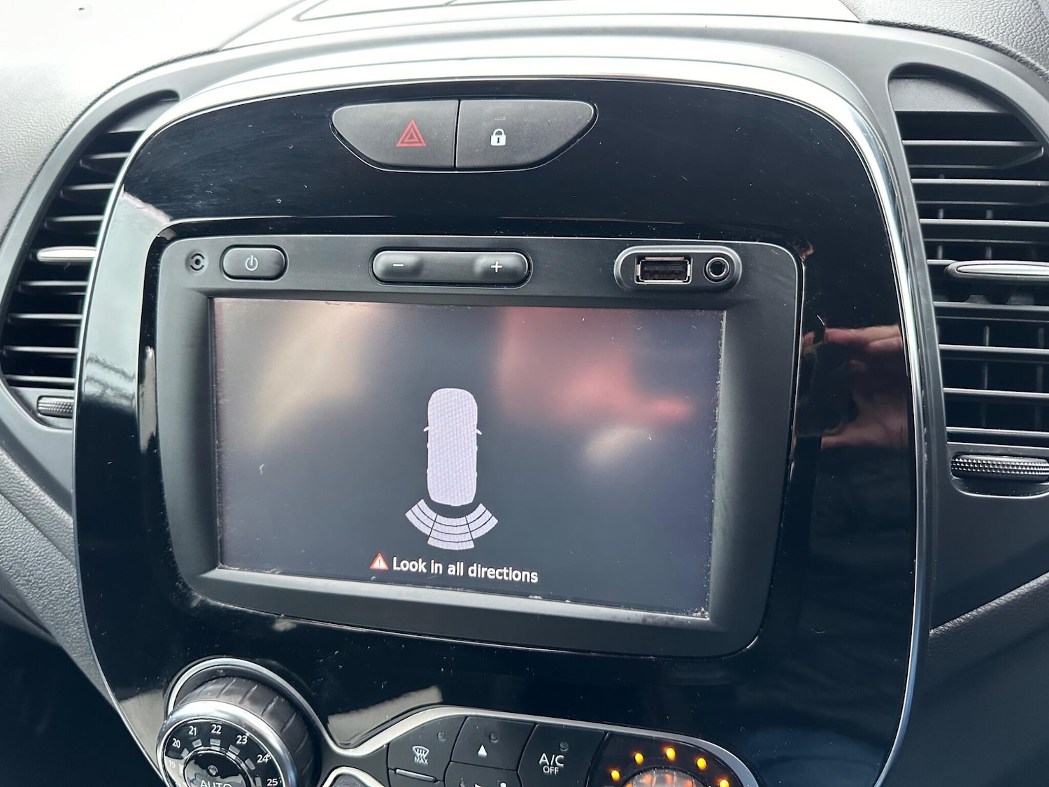 Used Renault Captur 2018 for sale - 76592169: Photo 16