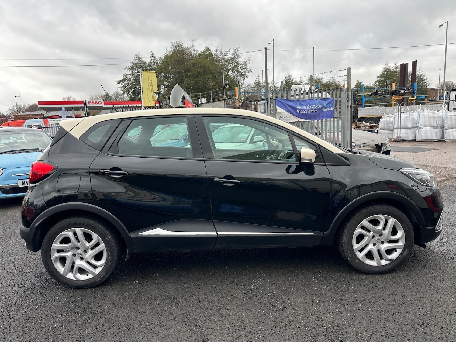 Used Renault Captur for sale - 76700721: Photo 9