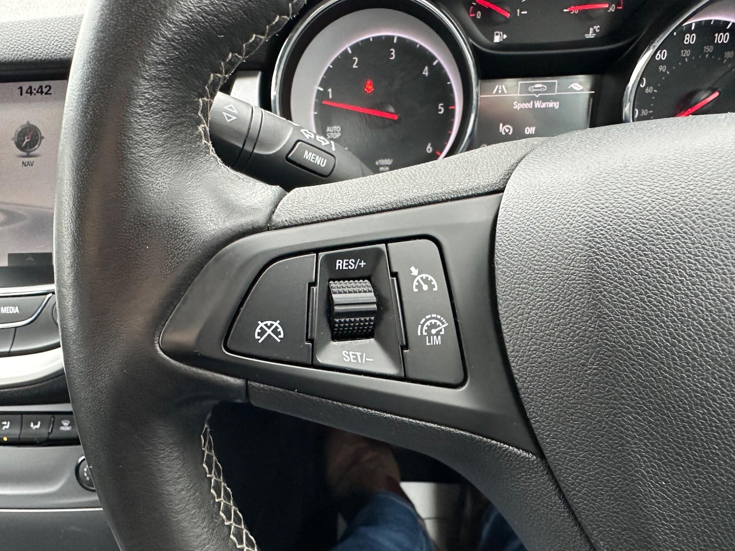 Used Vauxhall Astra 2018 for sale - 76472618: Photo 18