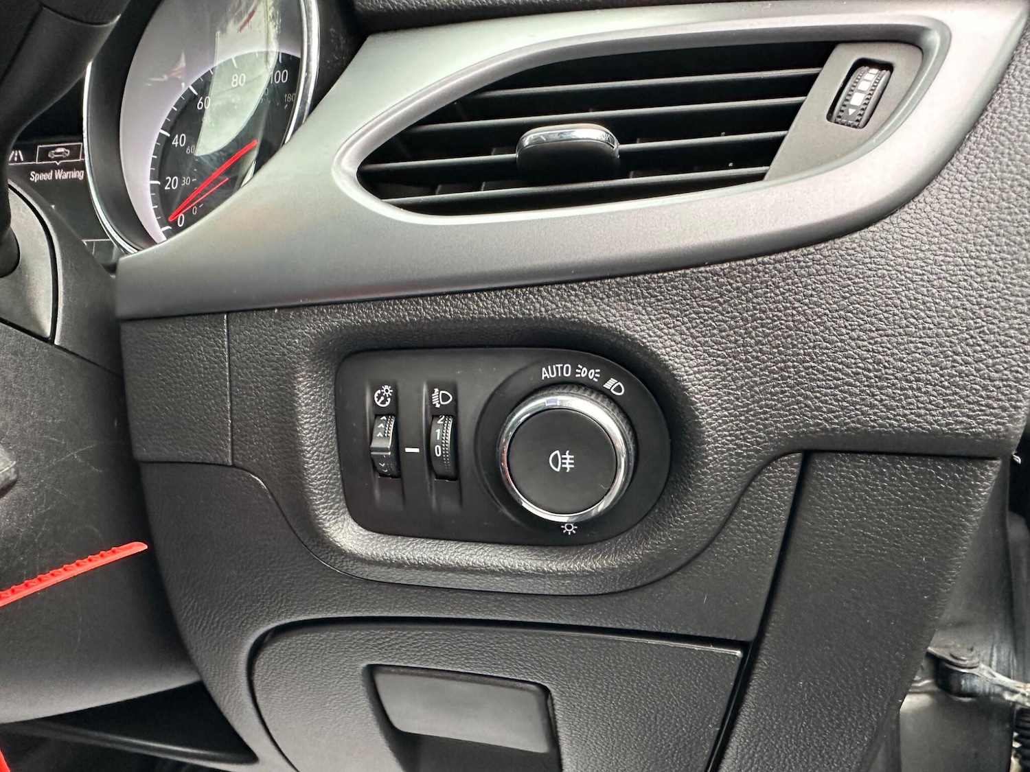 Used Vauxhall Astra 2018 for sale - 76472618: Photo 19