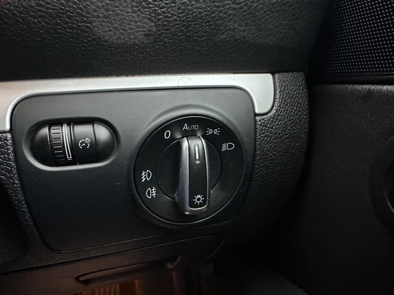 Used Volkswagen Scirocco 2010 for sale - 77155635: Photo 13