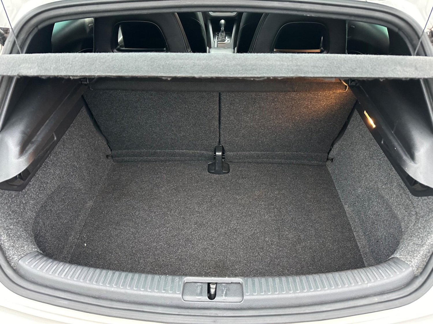 Used Volkswagen Scirocco 2010 for sale - 77155635: Photo 25