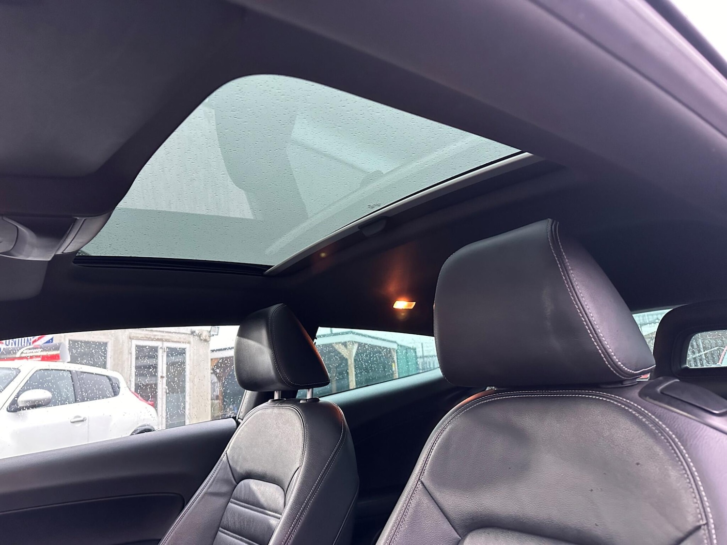 Used Volkswagen Scirocco 2010 for sale - 77155635: Photo 29