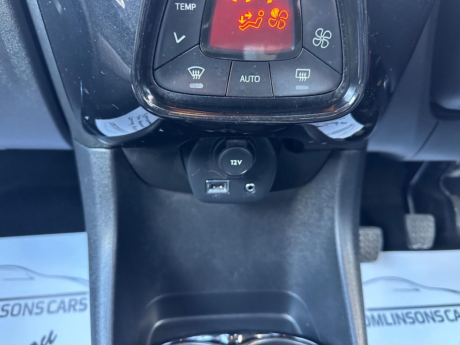 Used Toyota AYGO 2015 for sale - 76645954: Photo 29