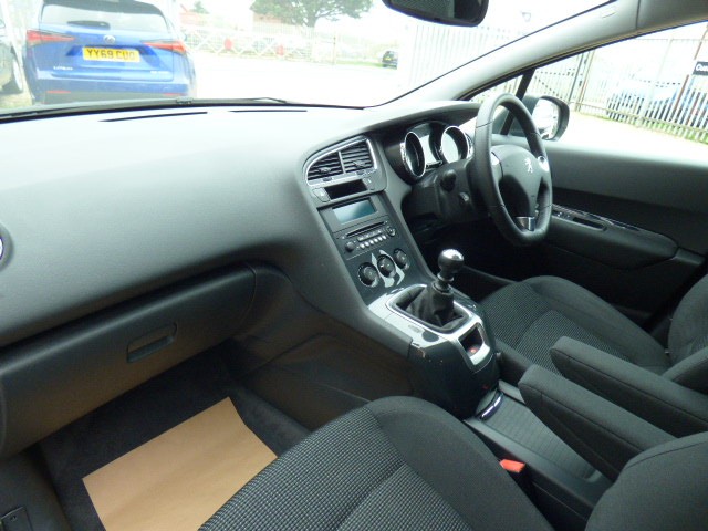 Used Peugeot 5008 2015 for sale - 76712568: Photo 8