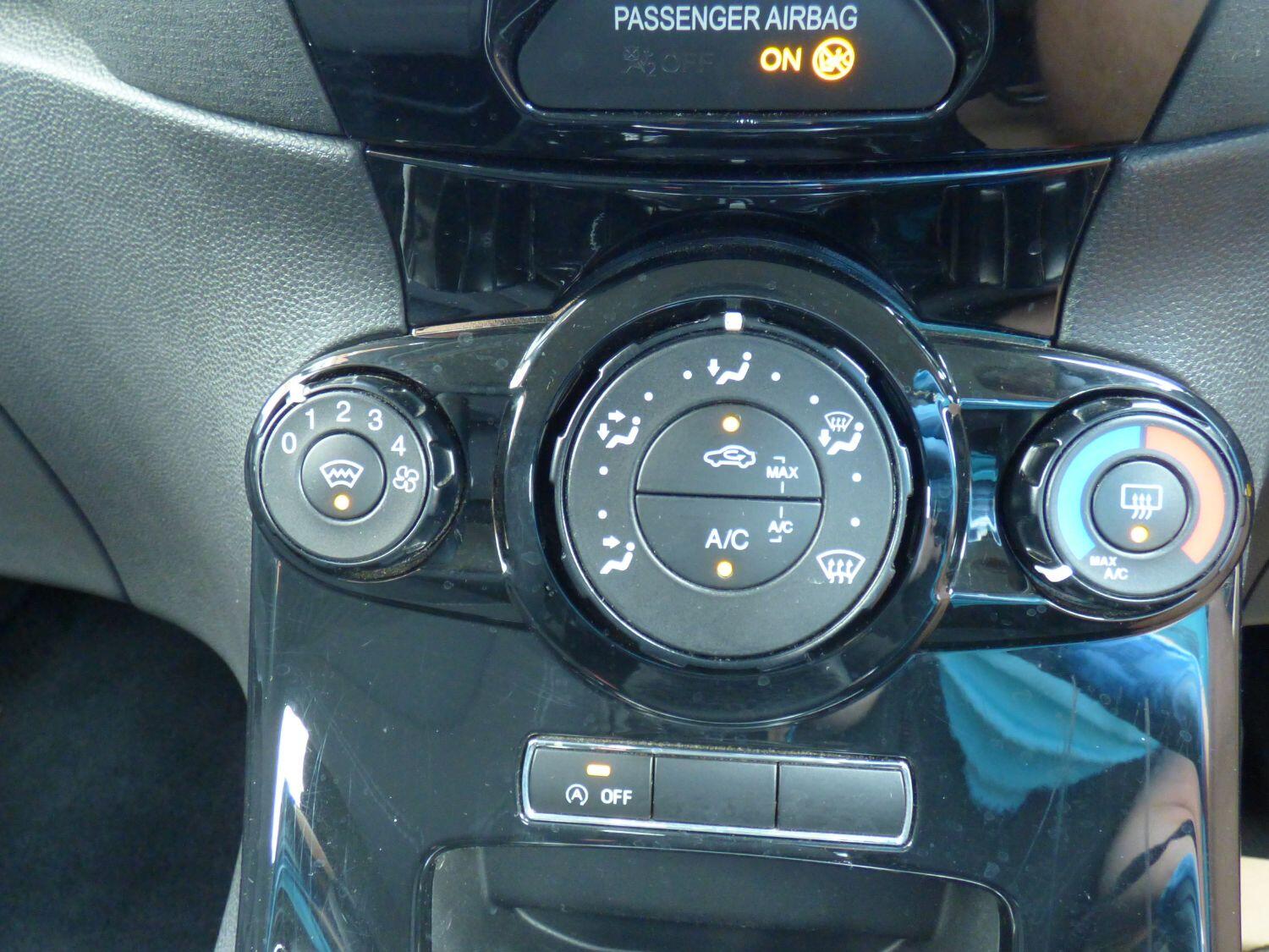 Used Ford Fiesta 2015 for sale - 76712962: Photo 13