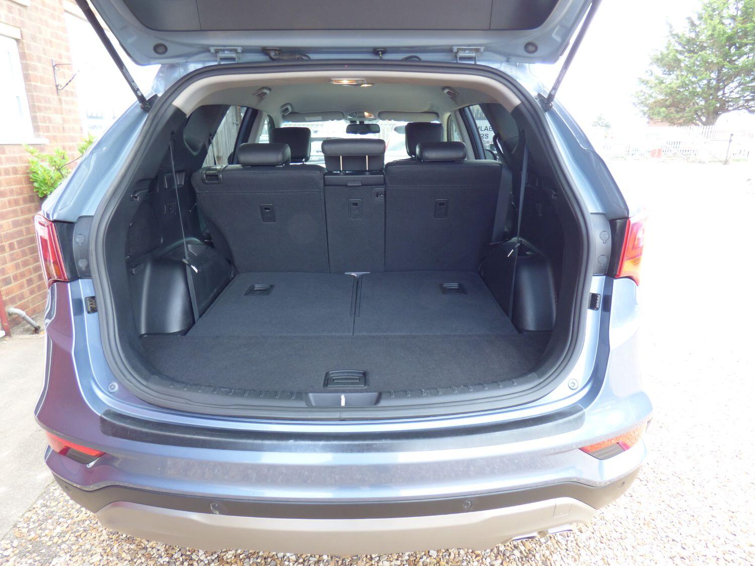 Used Hyundai Santa Fe 2016 for sale - 76794492: Photo 11