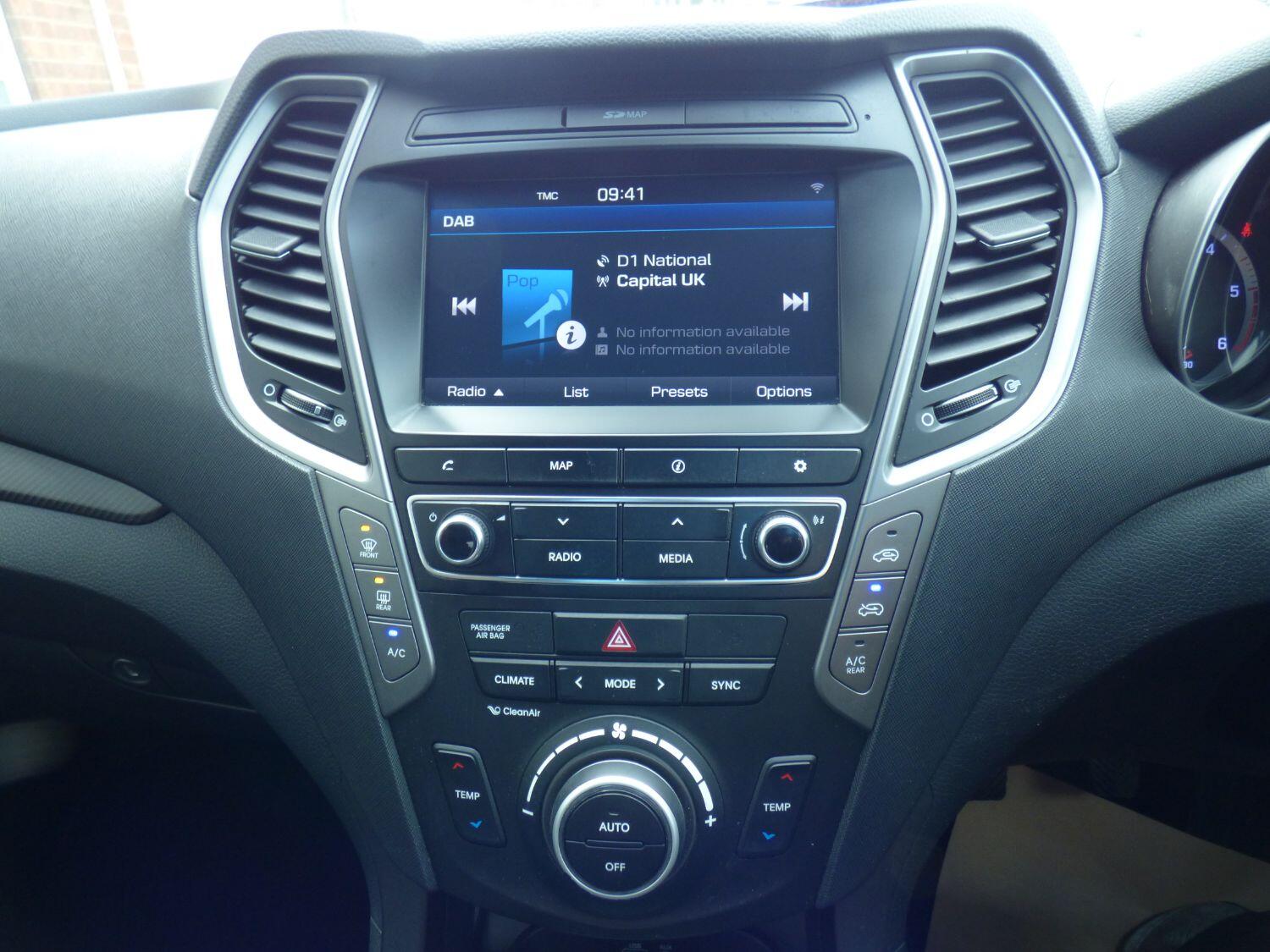 Used Hyundai Santa Fe 2016 for sale - 76794492: Photo 13