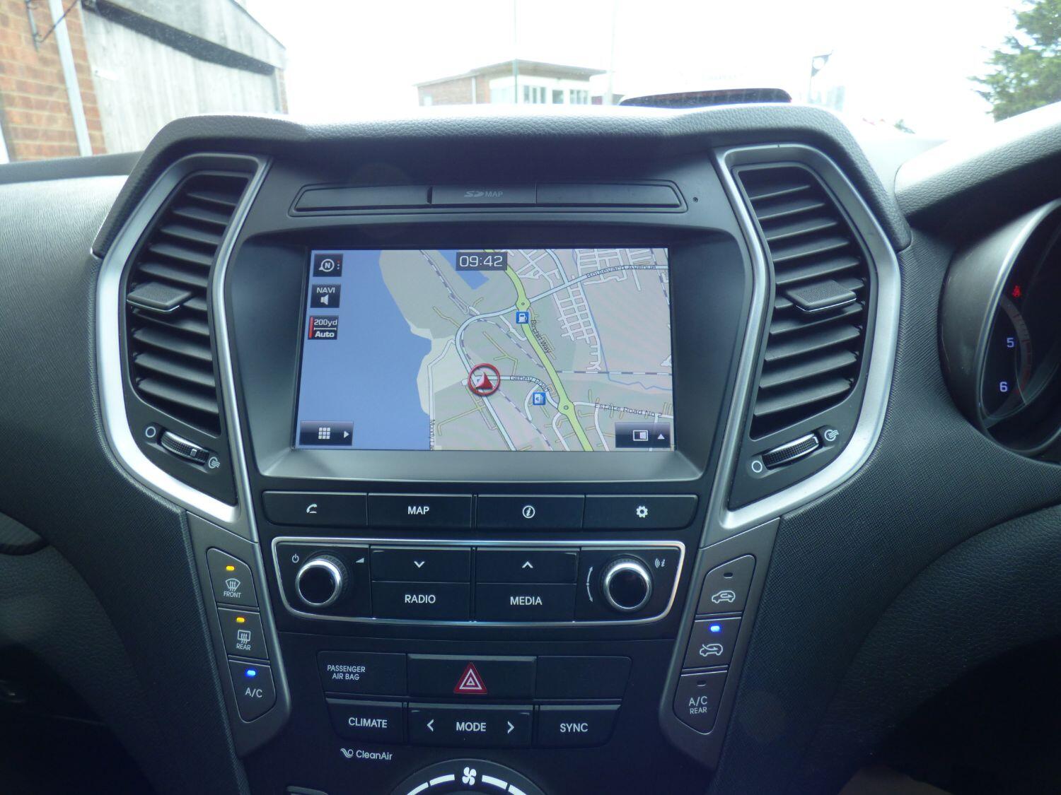 Used Hyundai Santa Fe 2016 for sale - 76794492: Photo 5