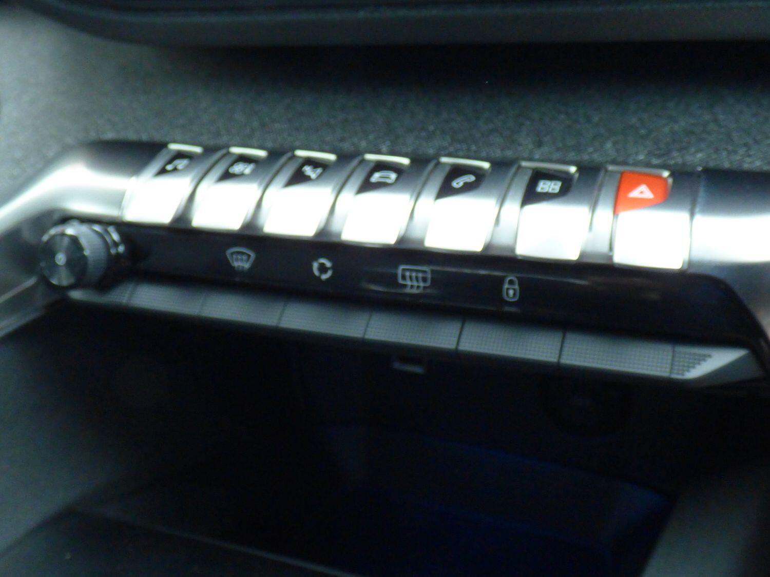 Used Peugeot 3008 2018 for sale - 77464893: Photo 12