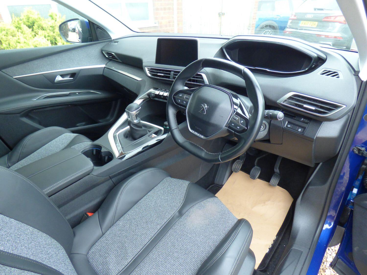 Used Peugeot 3008 2018 for sale - 77464893: Photo 3