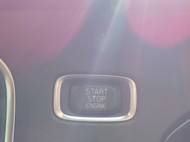 Used Volvo V40 2018 for sale - 76712783: Photo 27