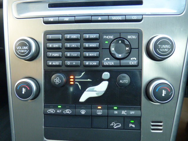 Used Volvo XC60 2010 for sale - 77501510: Photo 12