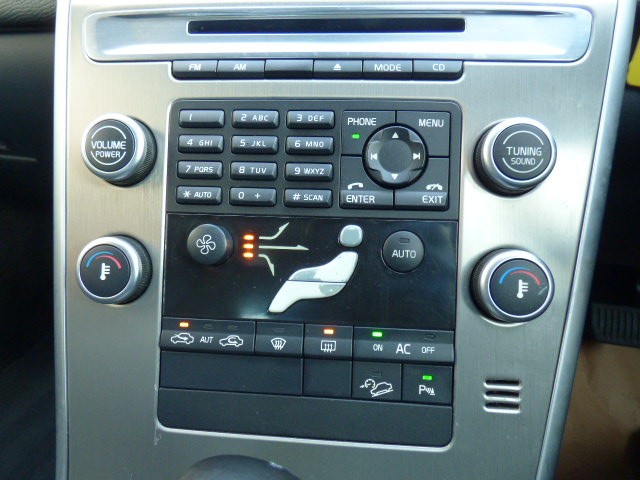 Used Volvo XC60 2010 for sale - 77501510: Photo 16