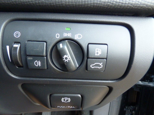 Used Volvo XC60 2010 for sale - 77501510: Photo 19