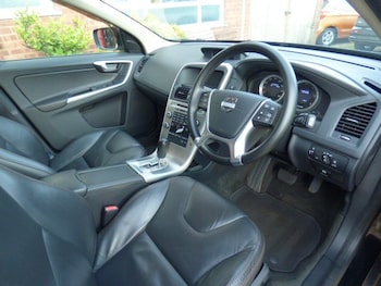 Used Volvo XC60 2010 for sale - 77501510: Photo