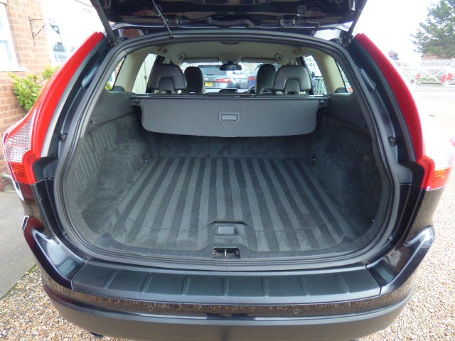 Used Volvo XC60 2010 for sale - 77501510: Photo 6