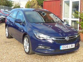 2016 - 1.6 CDTi BiTurbo SRi Nav **15 MONTHS WARRANTY** **12 MONTHS MOT** ** £20 TA 5-Door