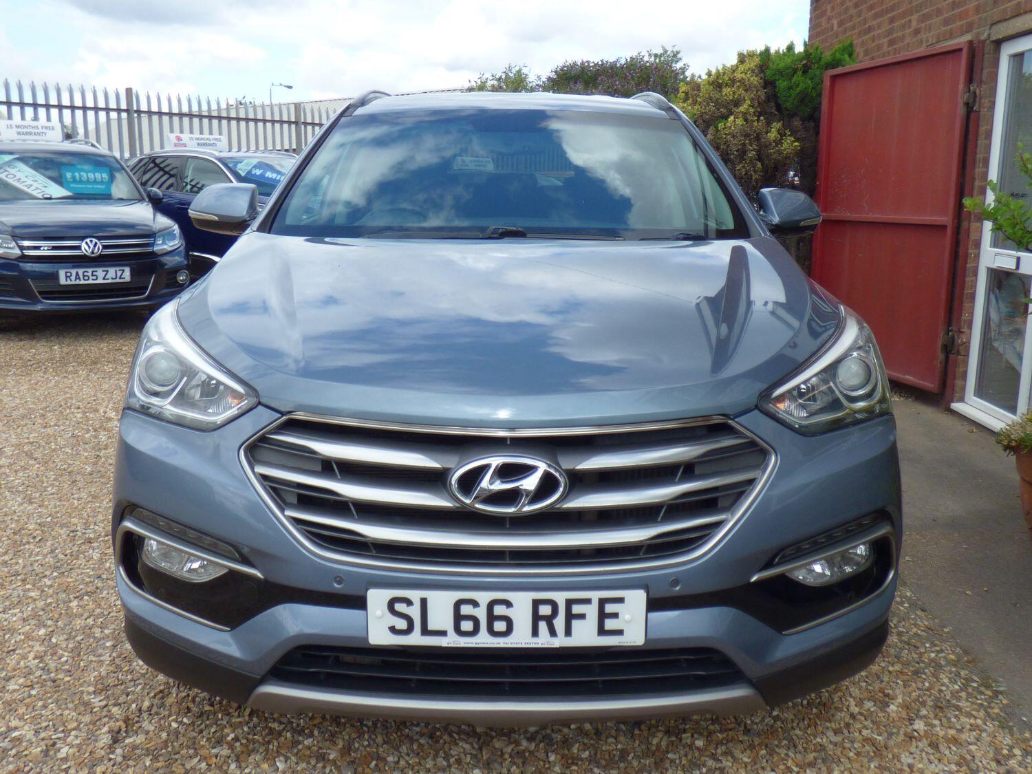 Used Hyundai Santa Fe 2016 for sale - 76712474: Photo 2