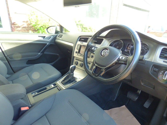 Used Volkswagen Golf 2014 for sale - 76712787: Photo 4