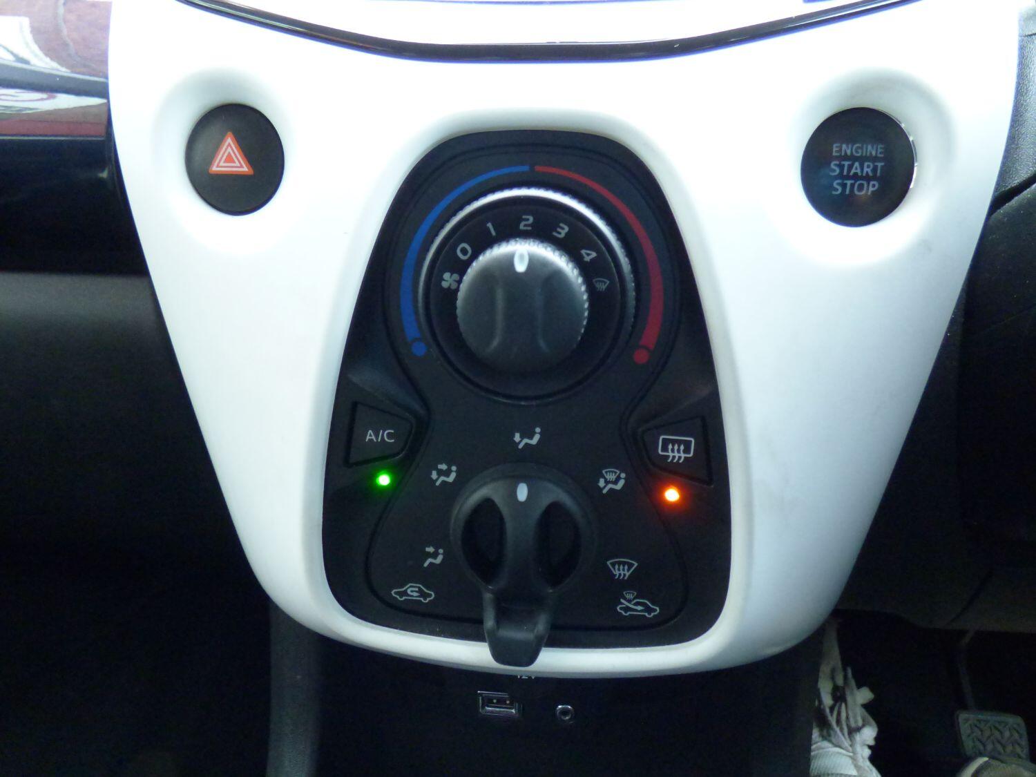 Used Peugeot 108 2017 for sale - 76794485: Photo 11