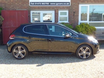 Used Peugeot 208 2015 for sale - 79234942: Photo